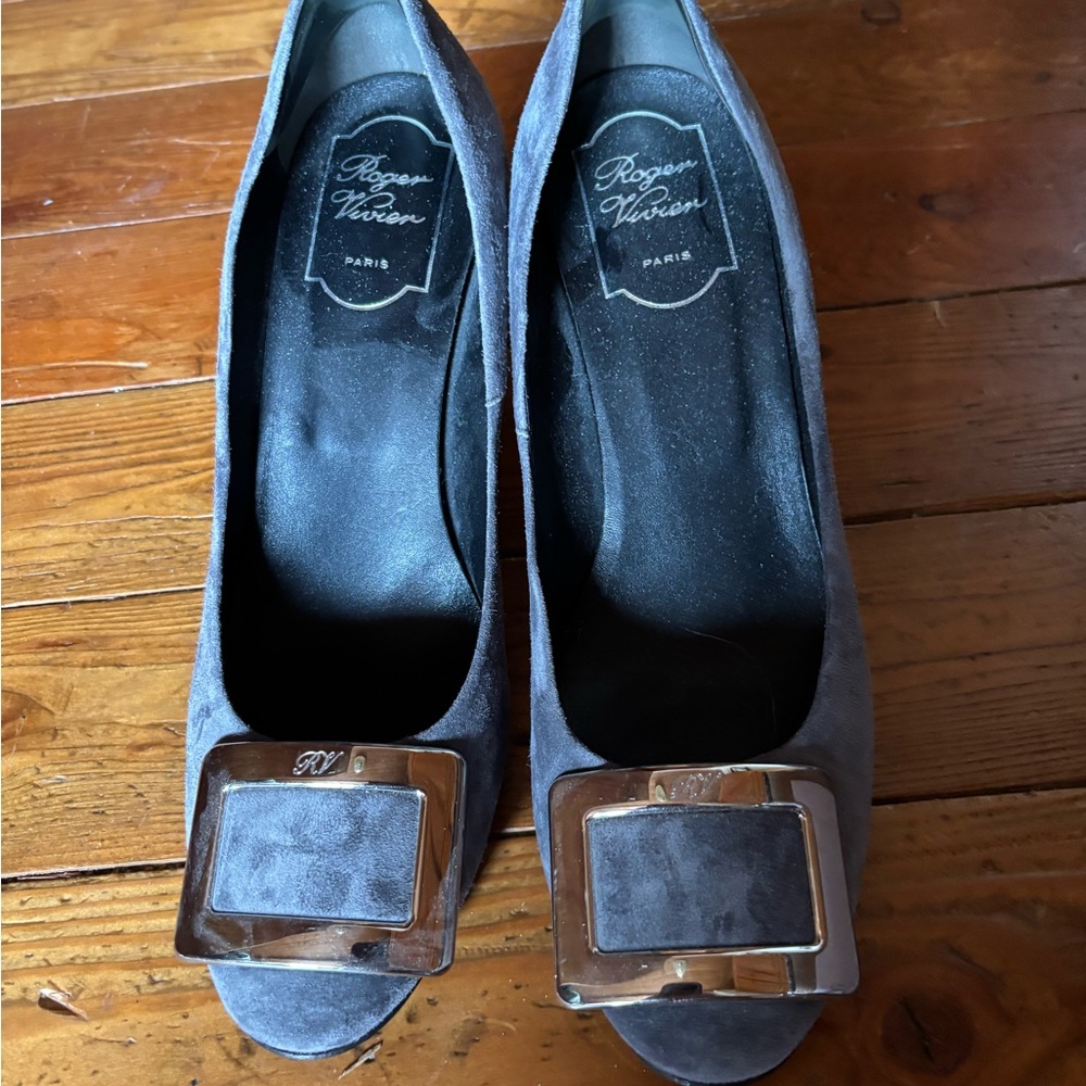 Roger Vivier Gray Suede Square Buckle Pumps